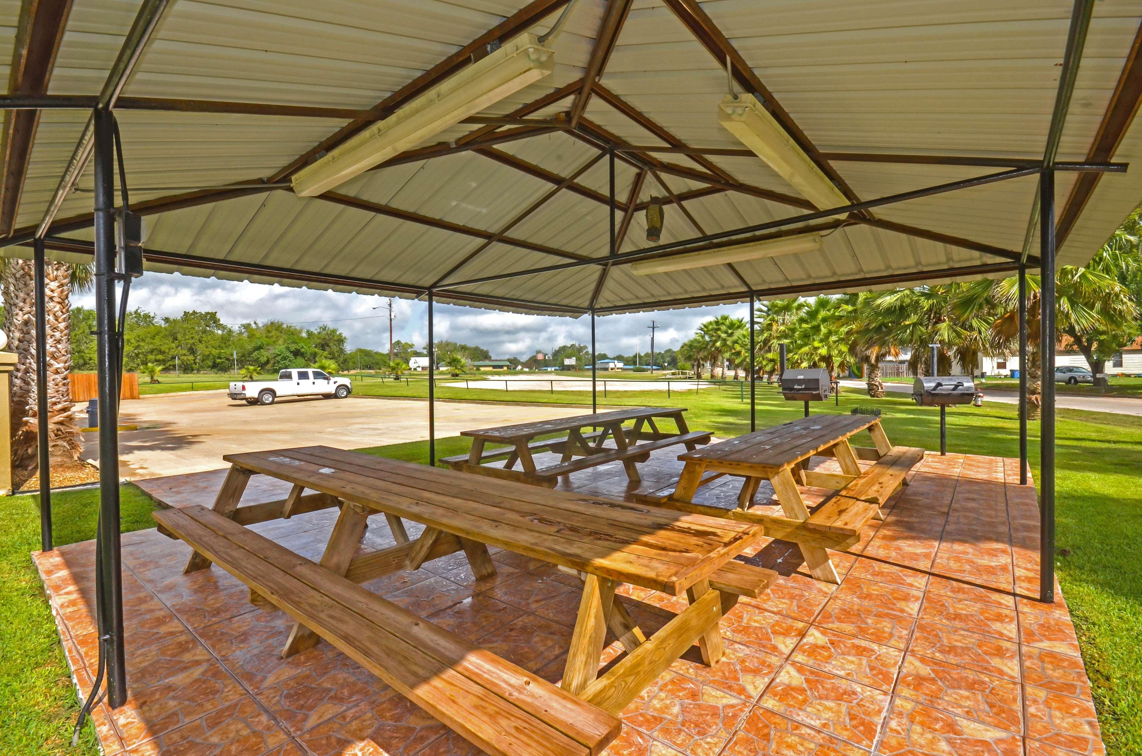 Best Western Executive Inn Hallettsville Luaran gambar