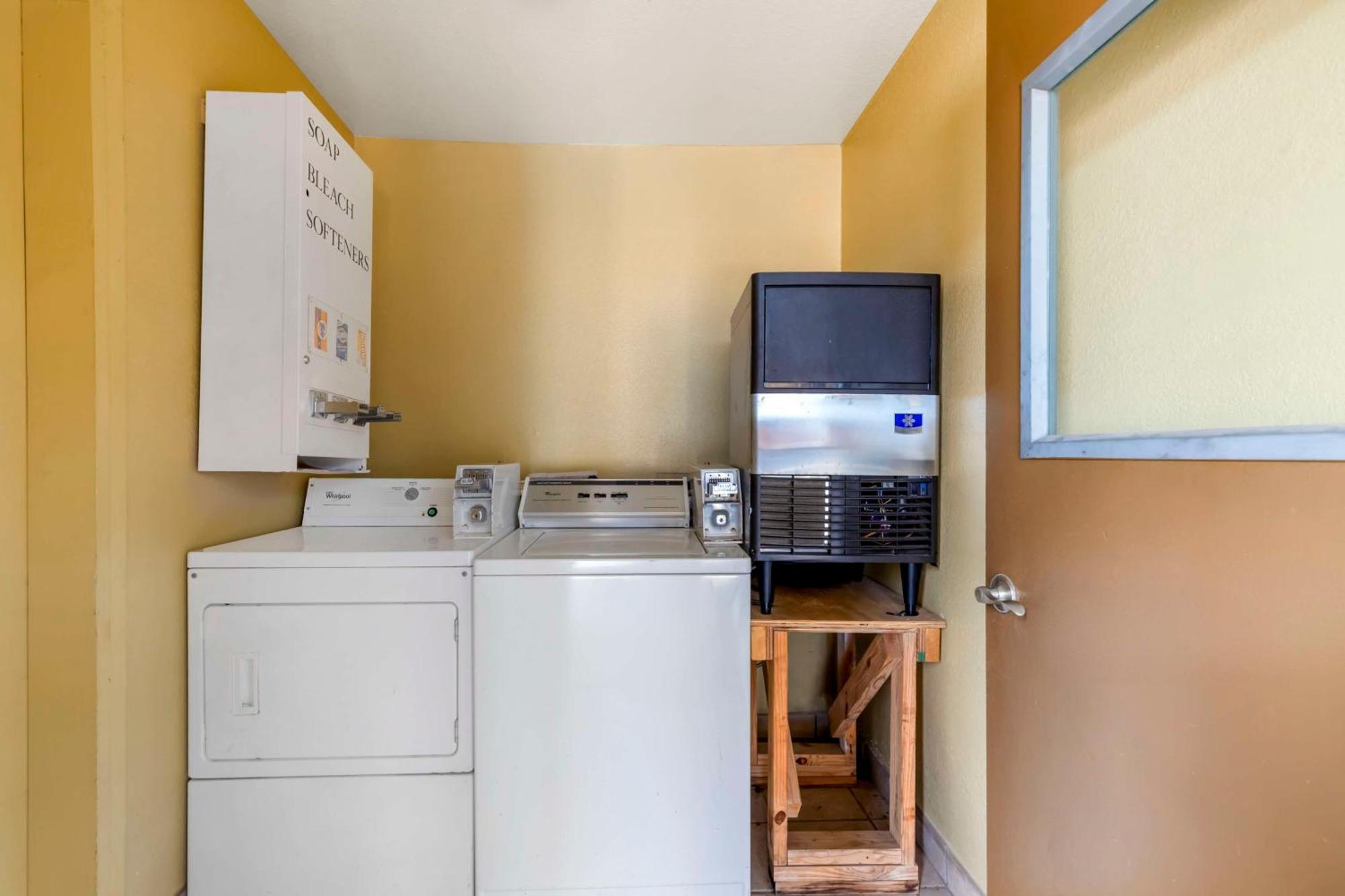 Best Western Executive Inn Hallettsville Luaran gambar