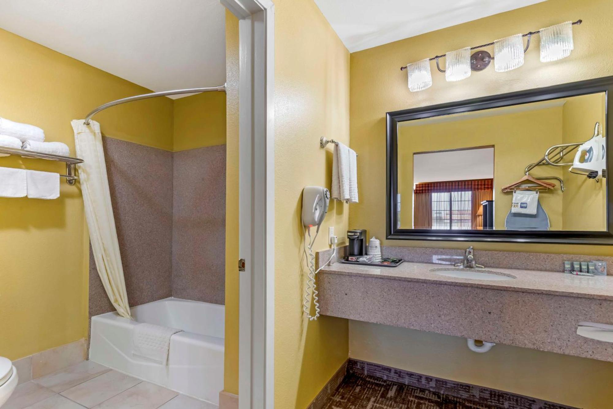 Best Western Executive Inn Hallettsville Luaran gambar